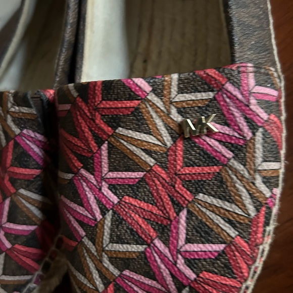 Michael Kors Logo Espadrille Flats - Picture 2 of 7